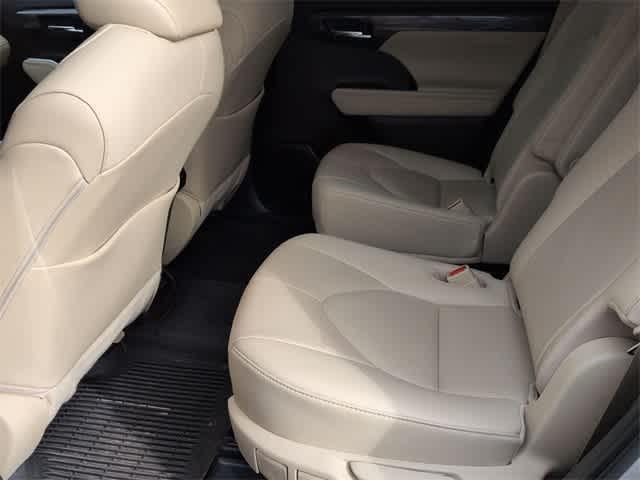 used 2021 Toyota Highlander car, priced at $32,495