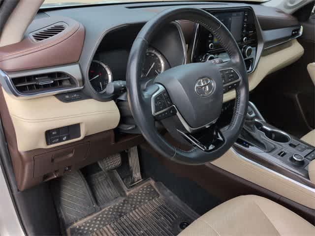 used 2021 Toyota Highlander car, priced at $32,495