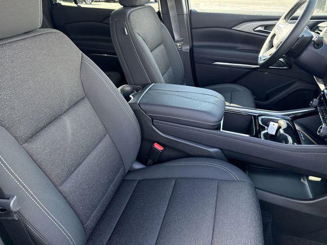 new 2026 Chevrolet Traverse car, priced at $47,011