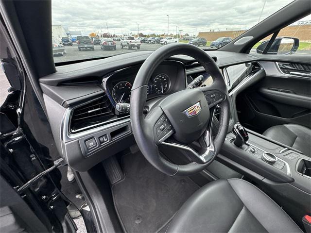 used 2025 Cadillac XT6 car, priced at $46,000
