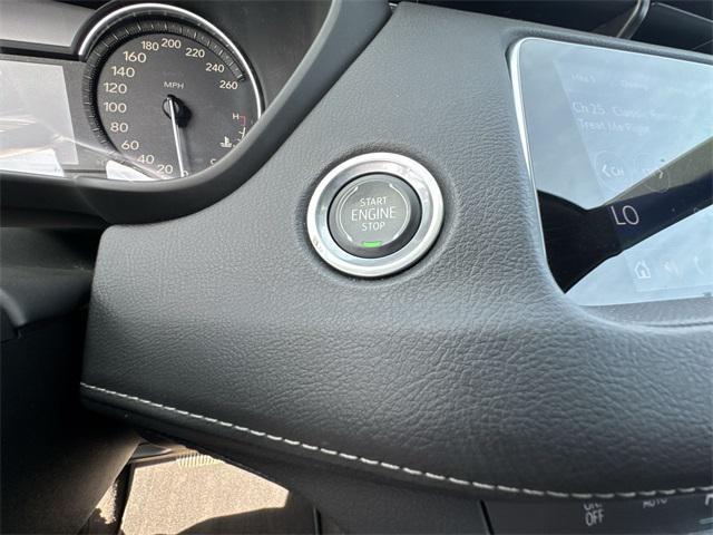 used 2023 Cadillac XT4 car, priced at $27,500