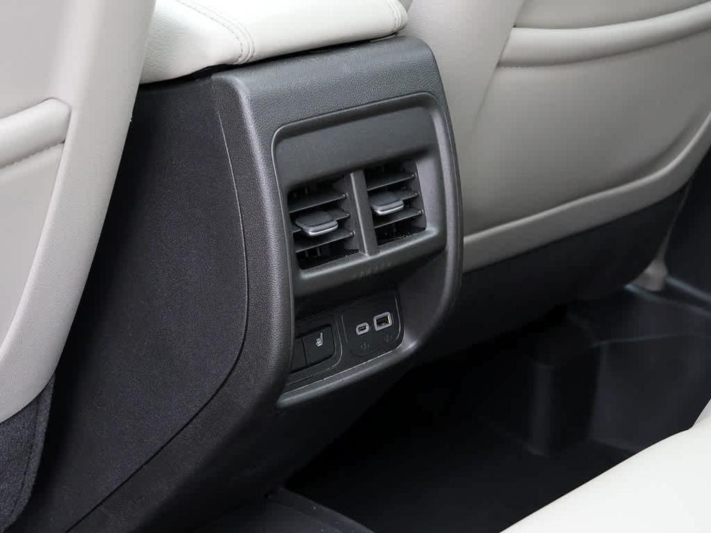 used 2023 Cadillac XT4 car, priced at $32,489