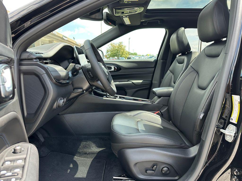 new 2025 Jeep Compass car, priced at $32,359