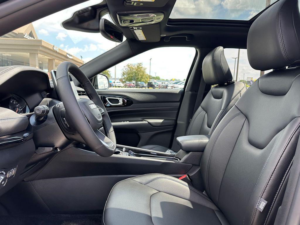 new 2025 Jeep Compass car, priced at $32,359