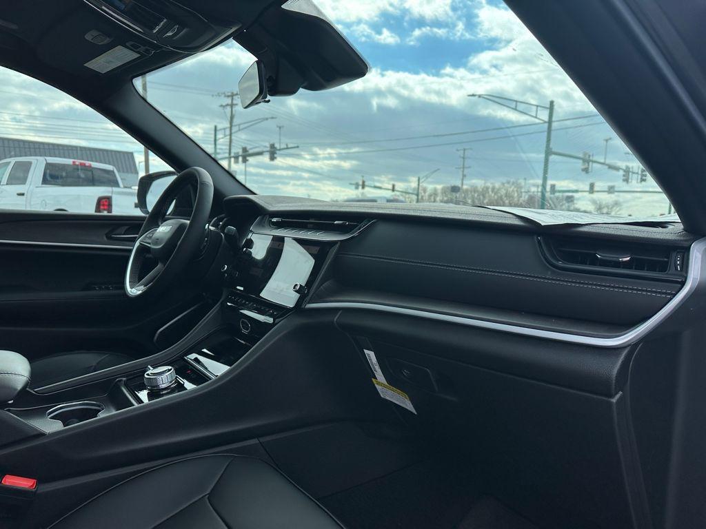 new 2026 Jeep Grand Cherokee car, priced at $48,887