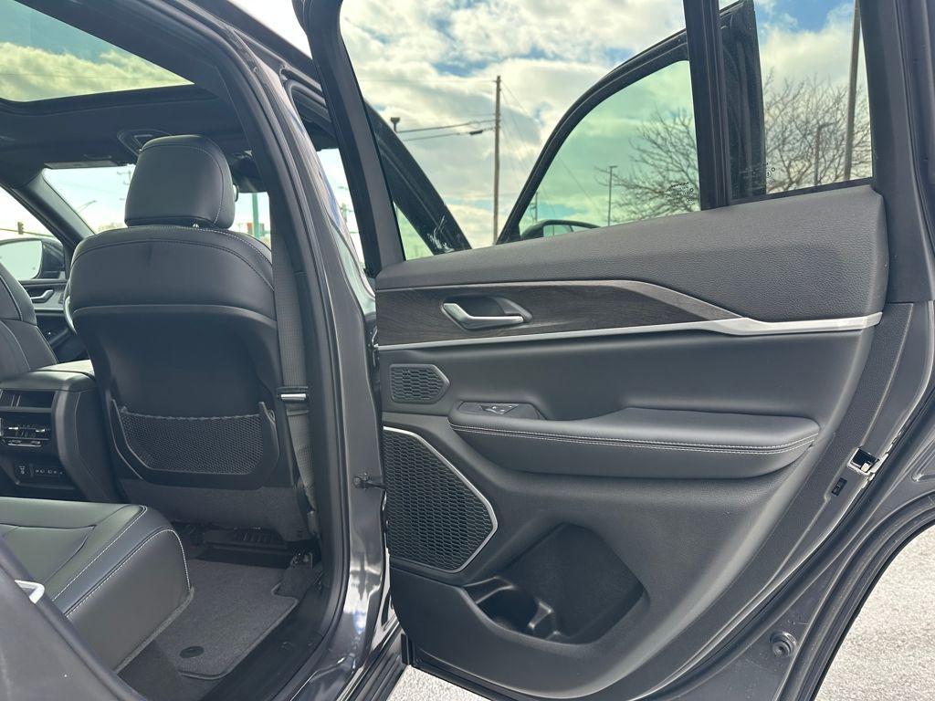 new 2026 Jeep Grand Cherokee car, priced at $48,887