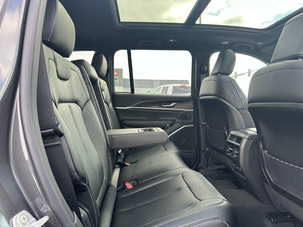 new 2026 Jeep Grand Cherokee car, priced at $48,887