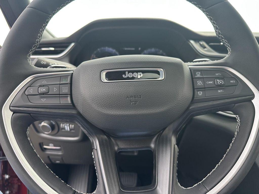 new 2025 Jeep Grand Cherokee L car, priced at $40,974