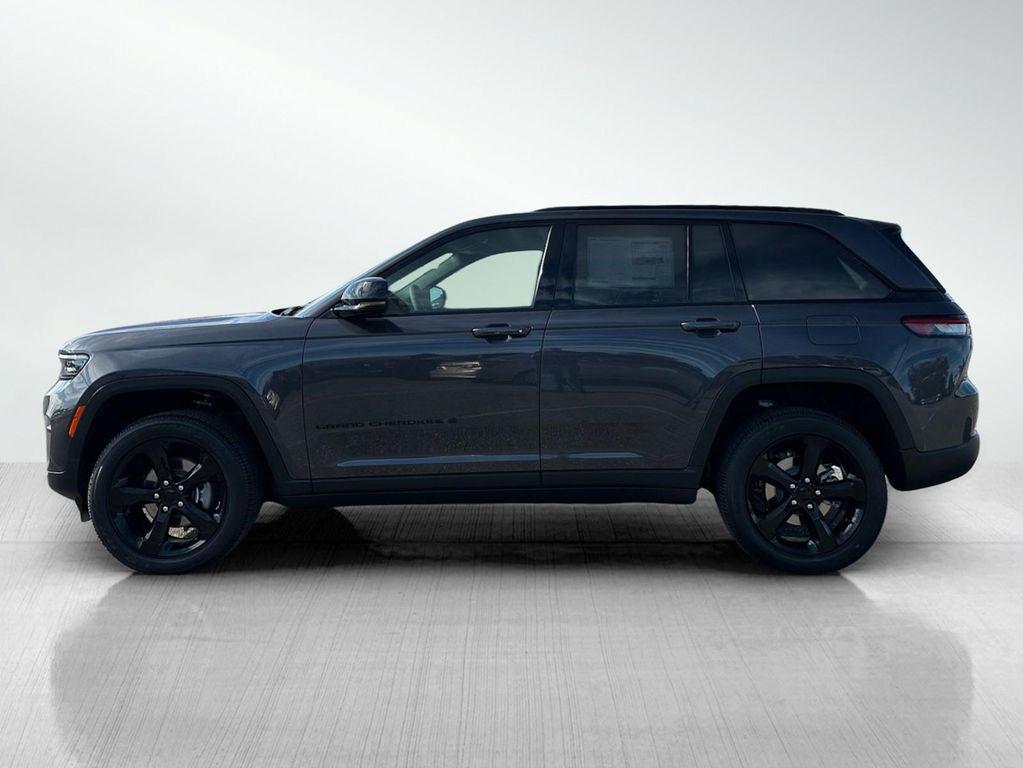 new 2025 Jeep Grand Cherokee car, priced at $42,438