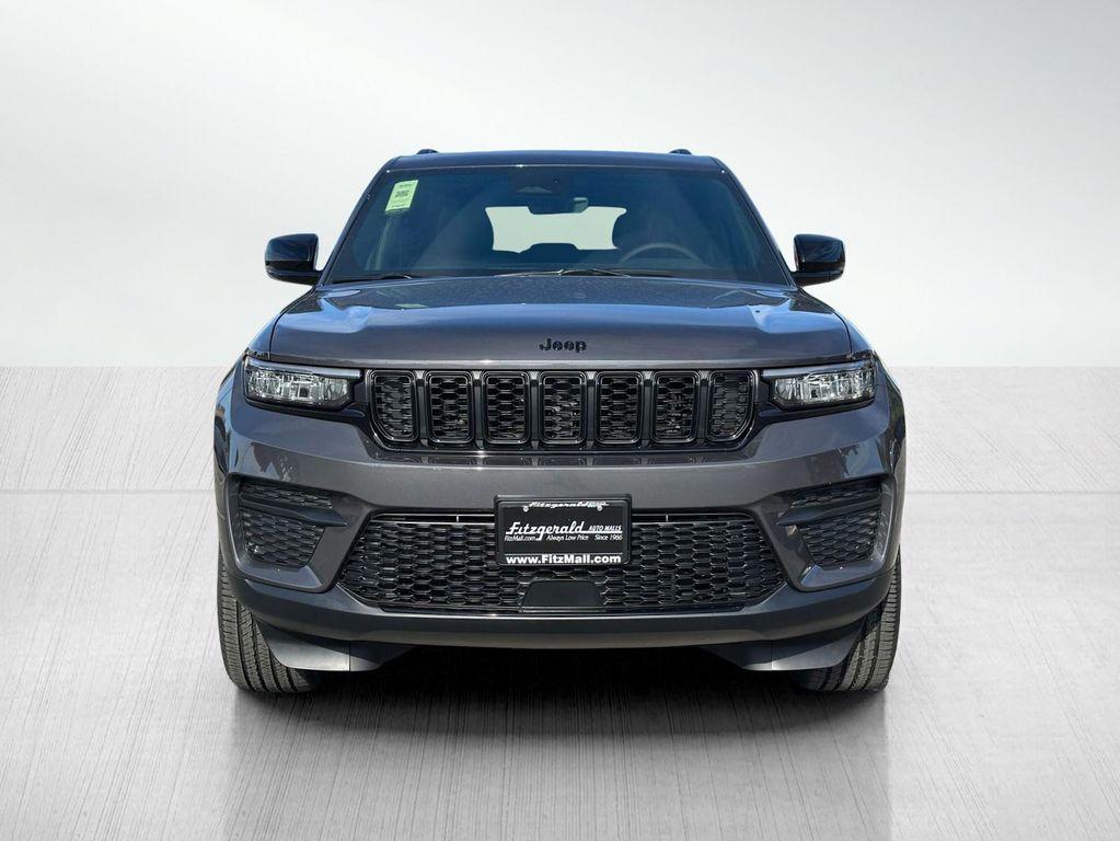 new 2025 Jeep Grand Cherokee car, priced at $42,438