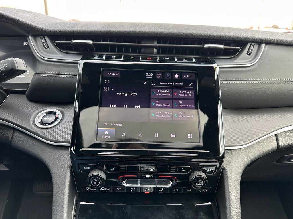 new 2025 Jeep Grand Cherokee car, priced at $41,334