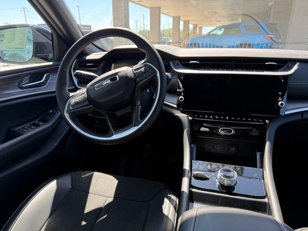 new 2027 Jeep Grand Cherokee L car, priced at $49,925