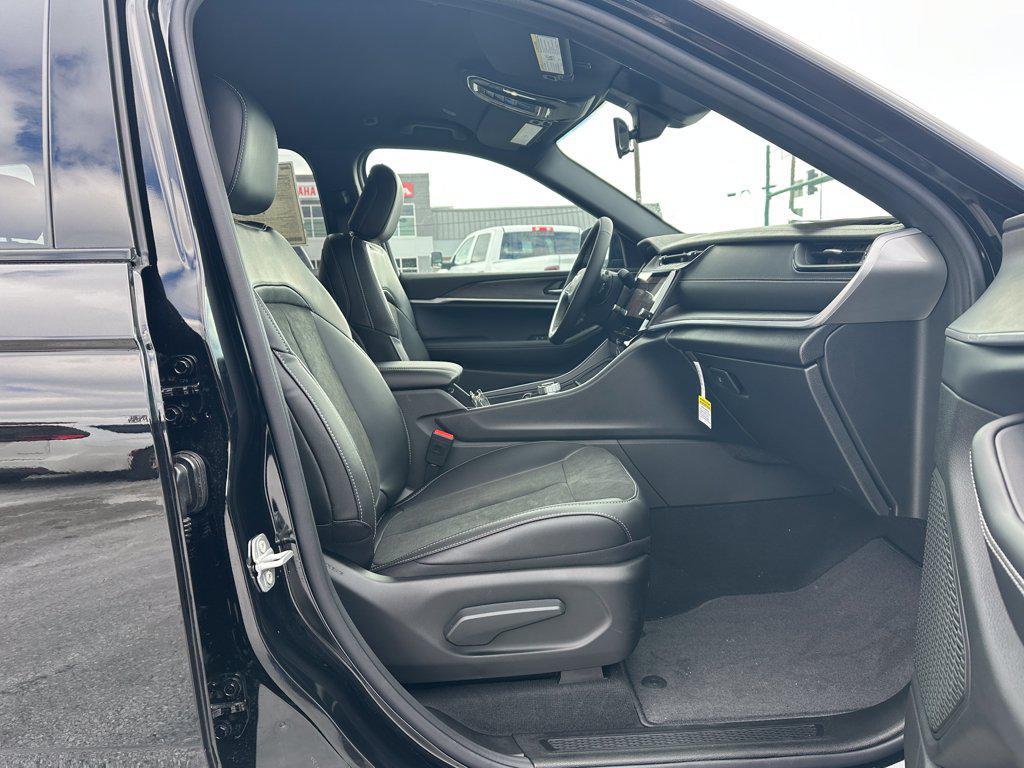 new 2026 Jeep Grand Cherokee car, priced at $41,628