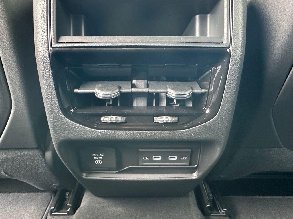 new 2026 Jeep Grand Cherokee car, priced at $46,154