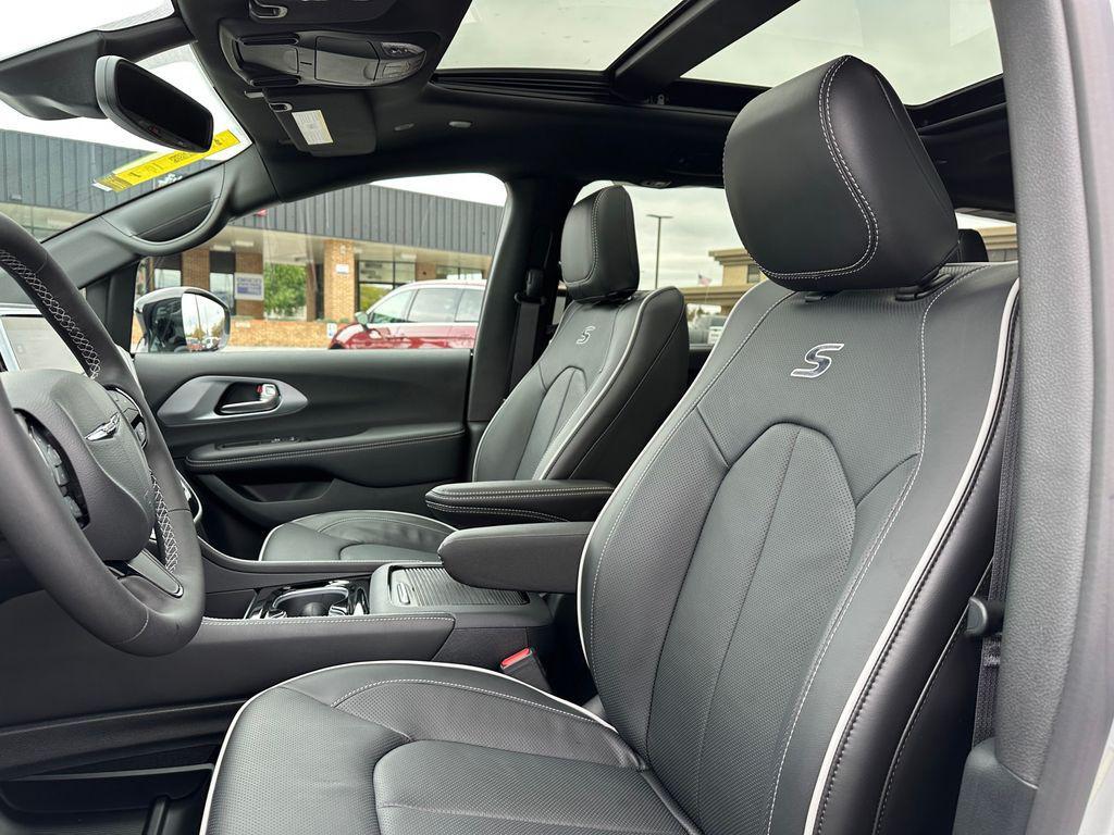 new 2026 Chrysler Pacifica car, priced at $50,258