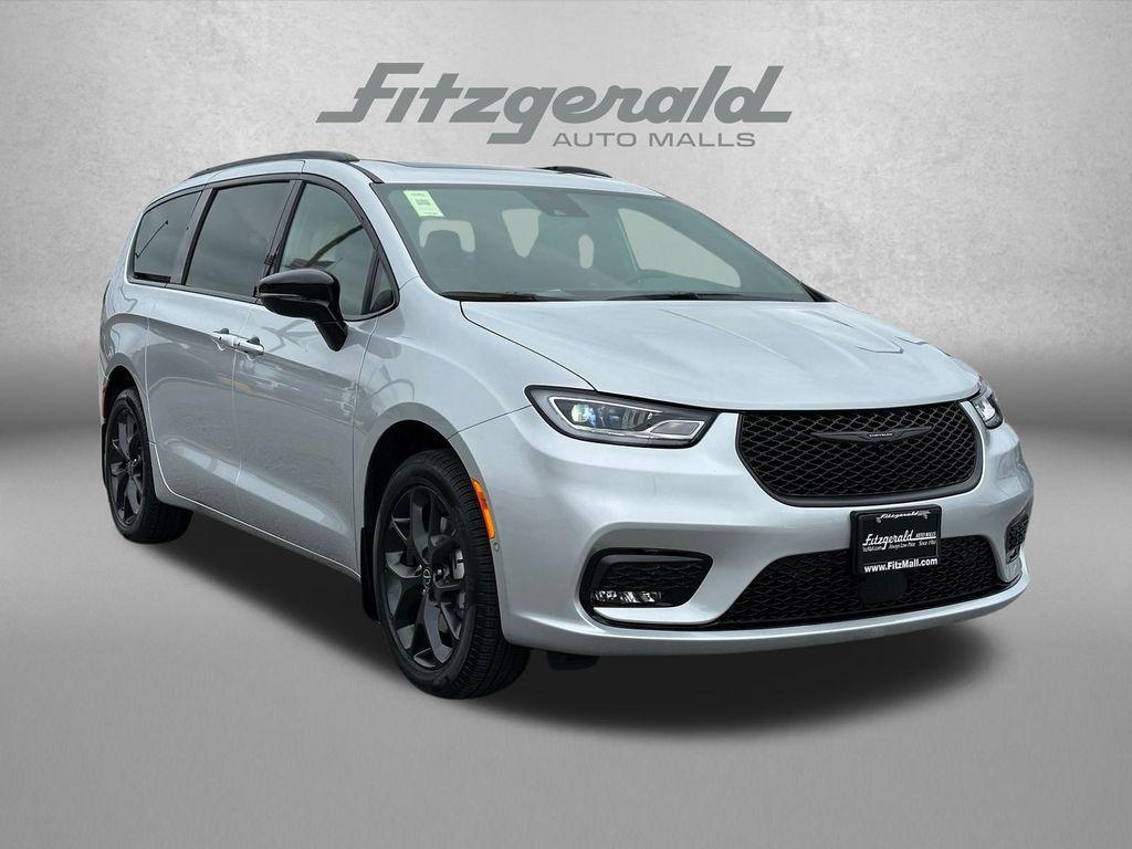 new 2026 Chrysler Pacifica car, priced at $50,258