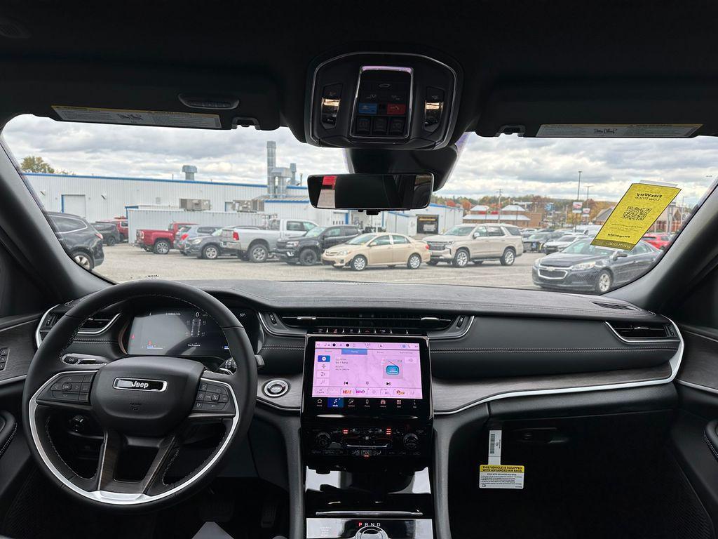 new 2025 Jeep Grand Cherokee car, priced at $47,326