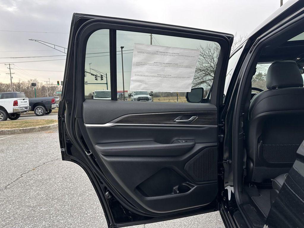 new 2025 Jeep Grand Cherokee L car, priced at $49,123