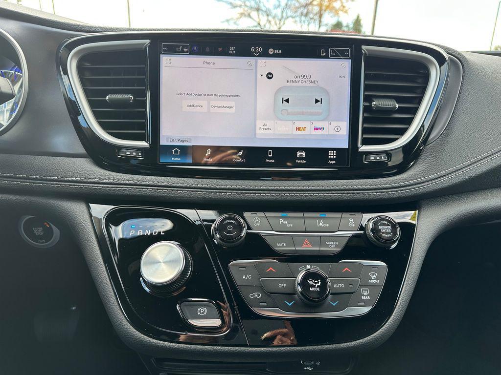 new 2026 Chrysler Pacifica car, priced at $40,019