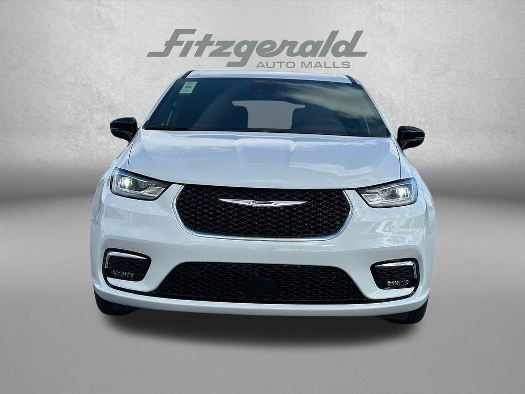 new 2026 Chrysler Pacifica car, priced at $40,019