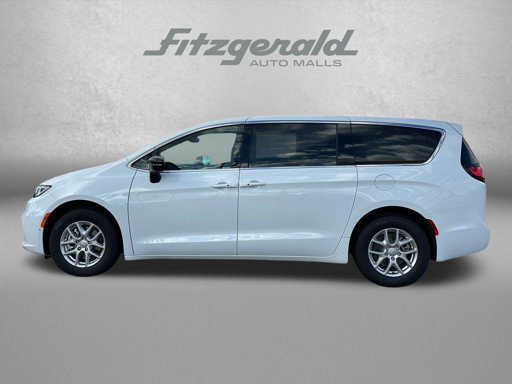 new 2026 Chrysler Pacifica car, priced at $40,019