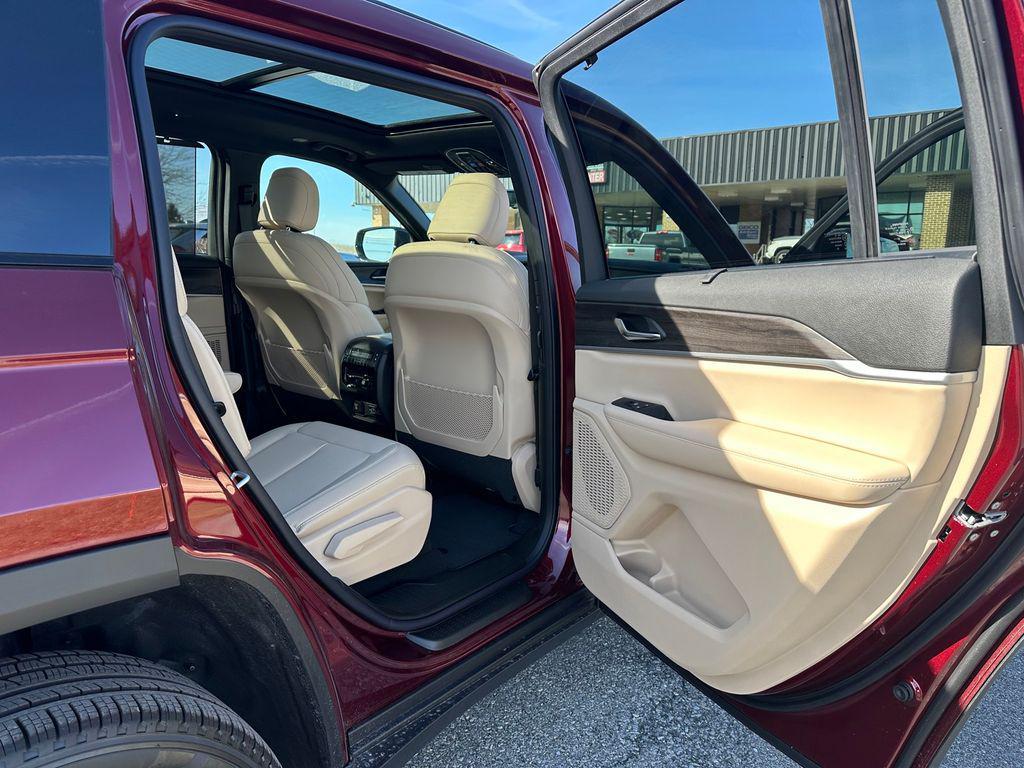 new 2025 Jeep Grand Cherokee L car, priced at $48,006