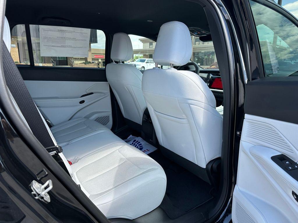 new 2026 Jeep Cherokee car, priced at $38,533