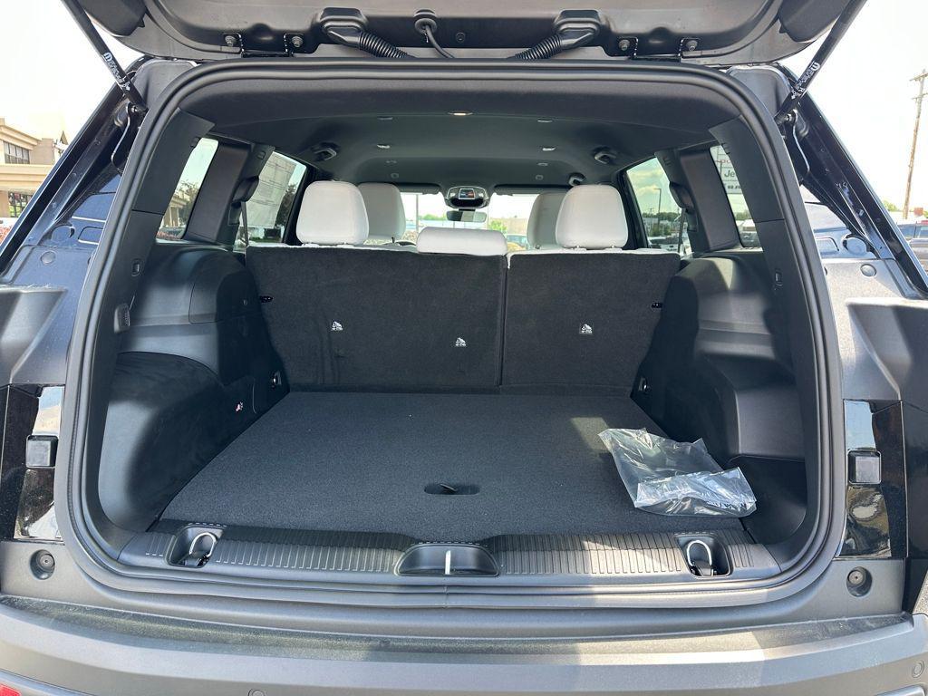 new 2026 Jeep Cherokee car, priced at $38,533