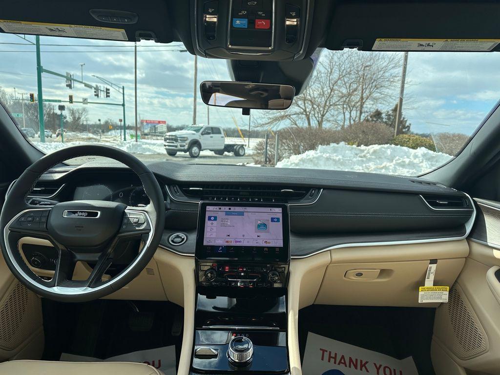 new 2025 Jeep Grand Cherokee car, priced at $42,560