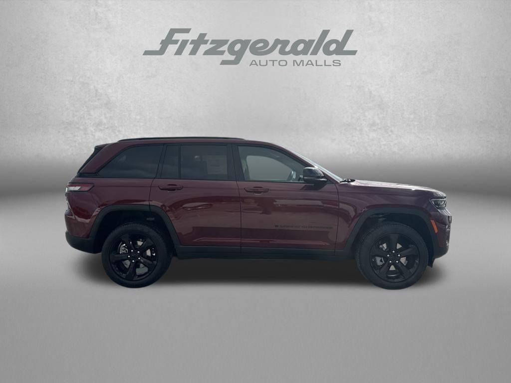 new 2025 Jeep Grand Cherokee car, priced at $42,560