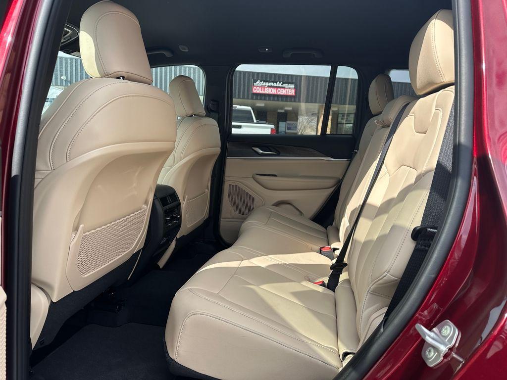 new 2025 Jeep Grand Cherokee car, priced at $42,560