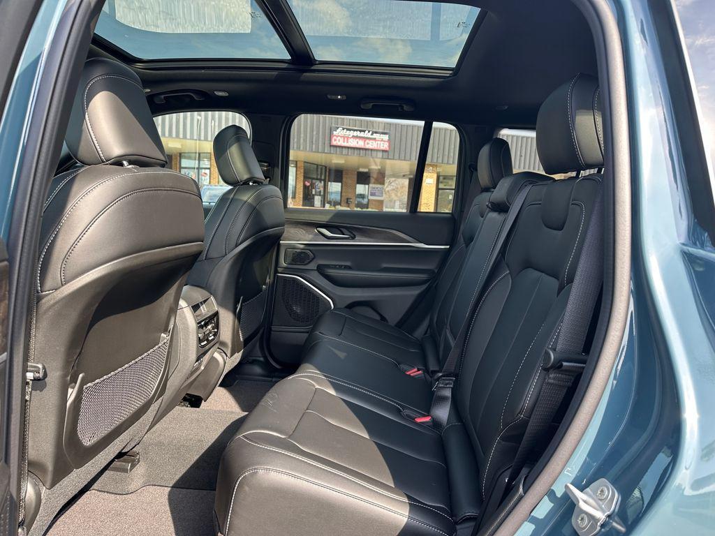 new 2026 Jeep Grand Cherokee car, priced at $48,762