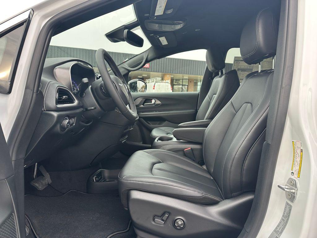 new 2026 Chrysler Pacifica car, priced at $40,663