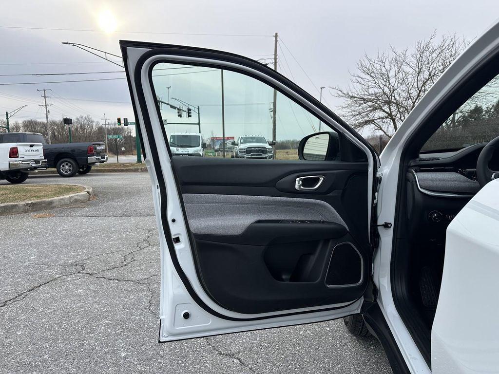 new 2026 Jeep Compass car, priced at $30,800