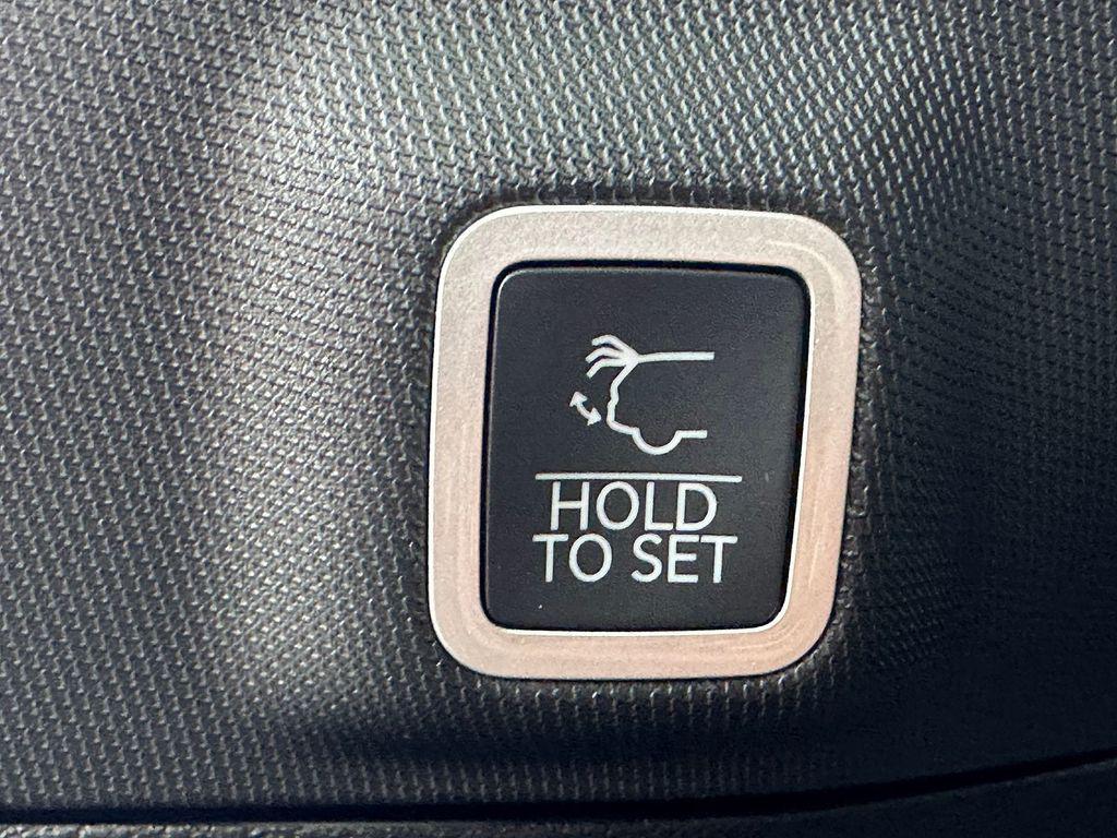 new 2025 Jeep Grand Cherokee car, priced at $46,966