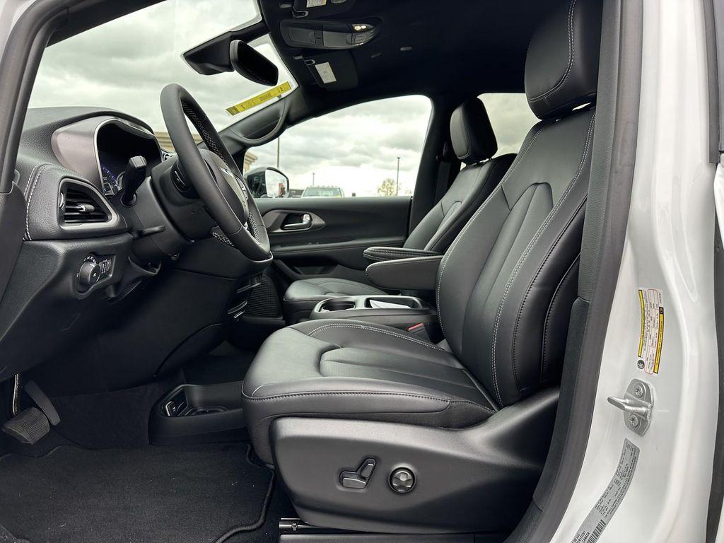 new 2026 Chrysler Pacifica car, priced at $36,879