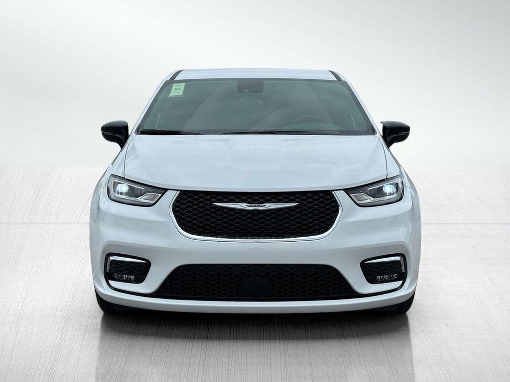 new 2026 Chrysler Pacifica car, priced at $36,879