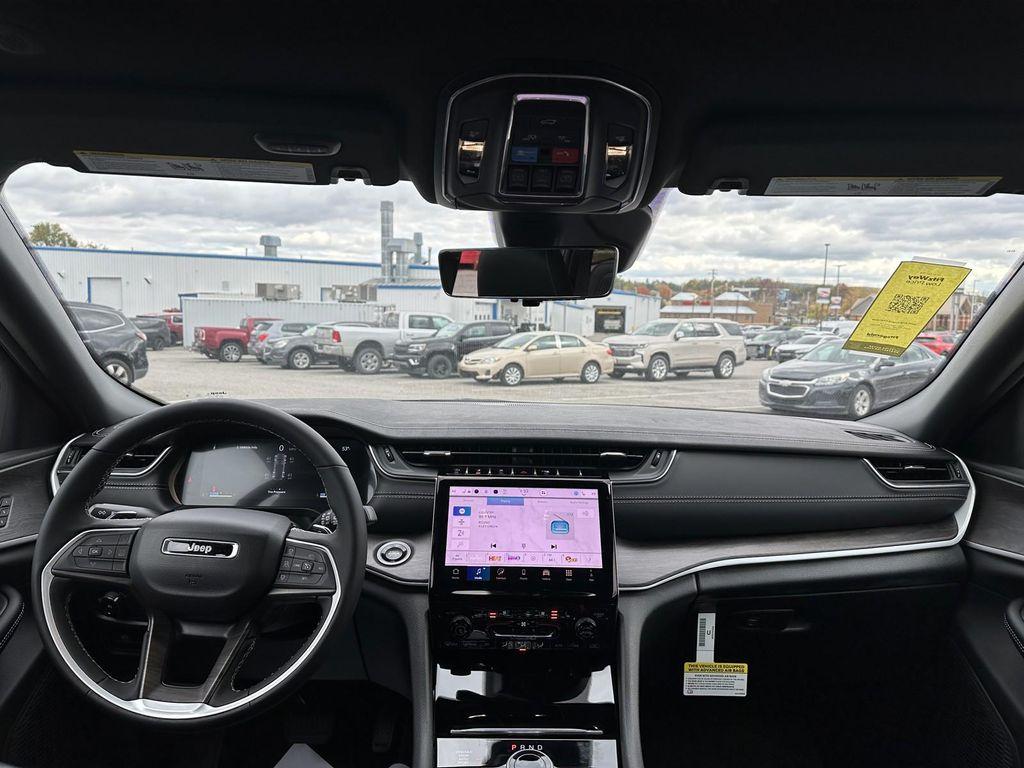 new 2025 Jeep Grand Cherokee car, priced at $46,297