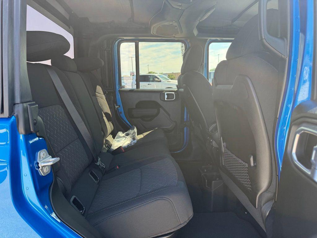 new 2026 Jeep Gladiator car, priced at $48,684