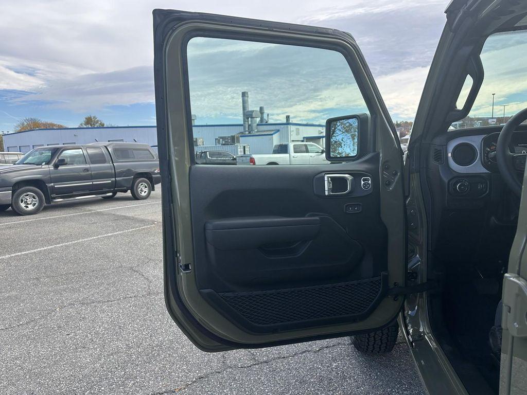 new 2026 Jeep Wrangler car, priced at $45,405