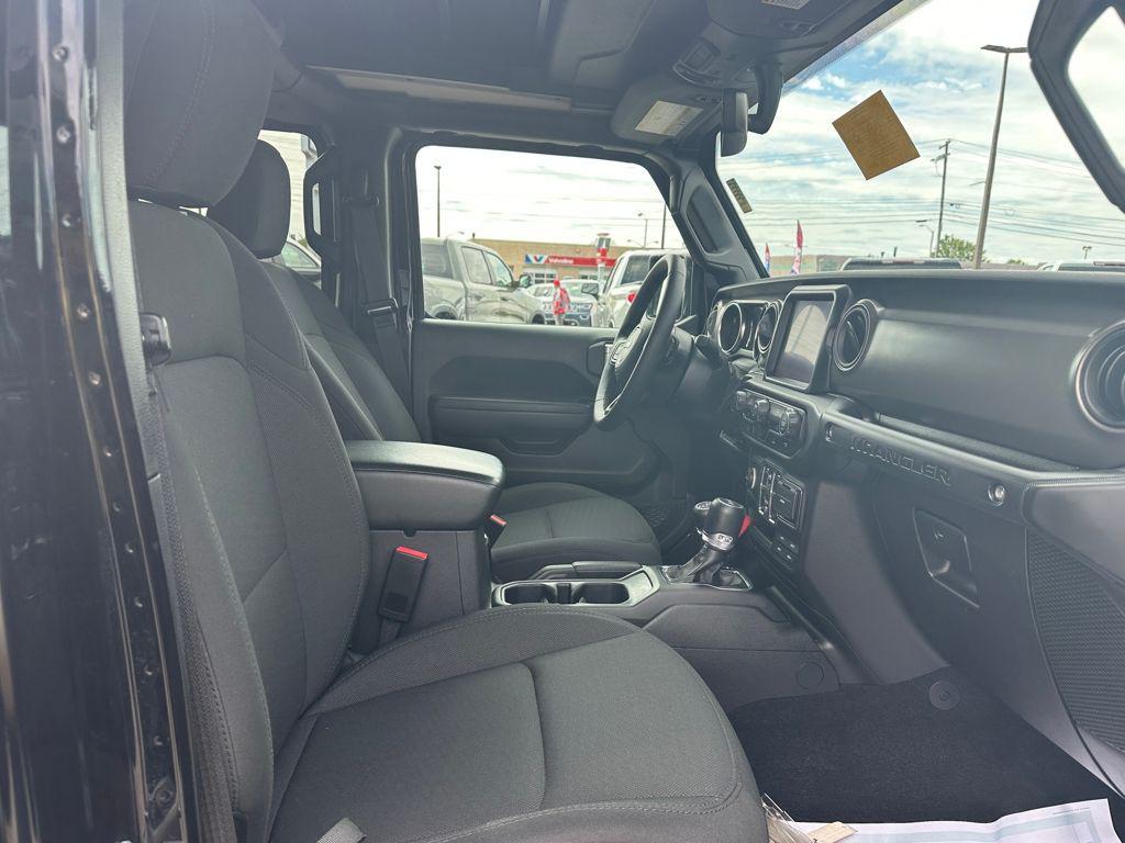 used 2022 Jeep Wrangler Unlimited car, priced at $31,787