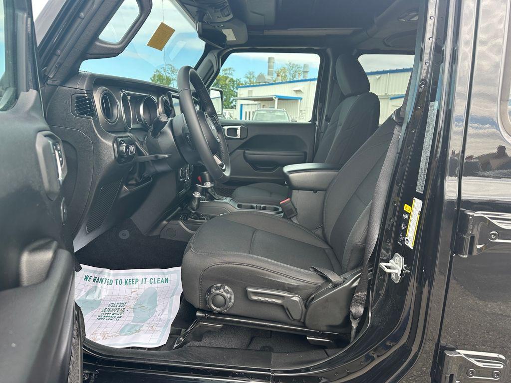 used 2022 Jeep Wrangler Unlimited car, priced at $31,787