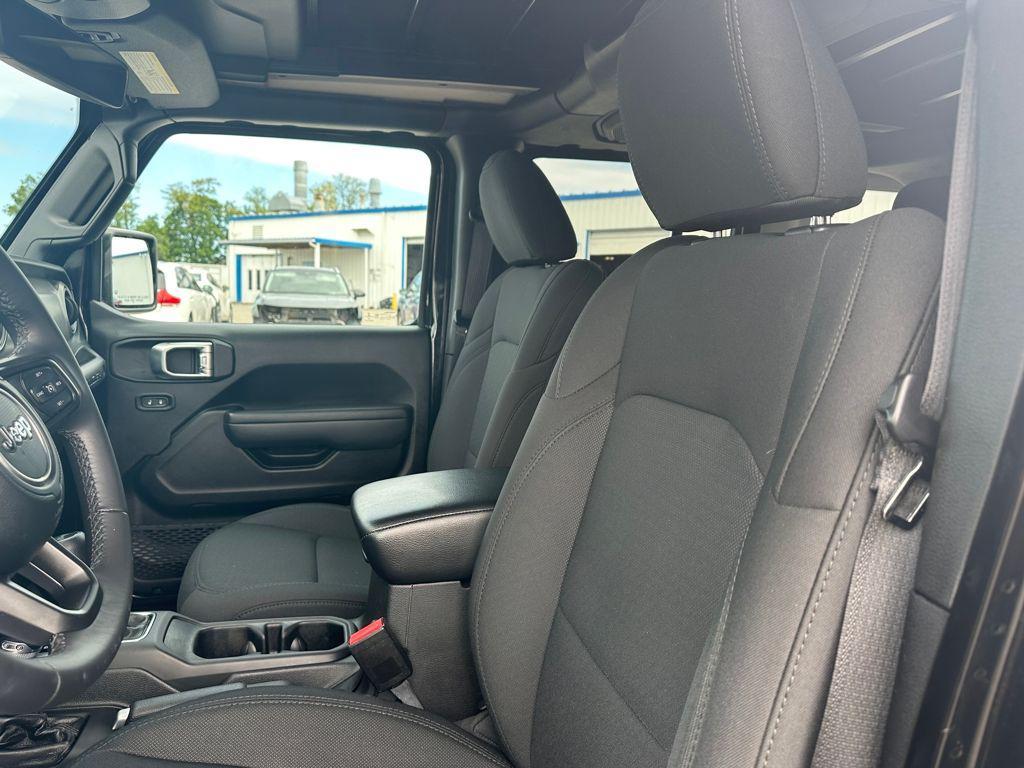 used 2022 Jeep Wrangler Unlimited car, priced at $31,787