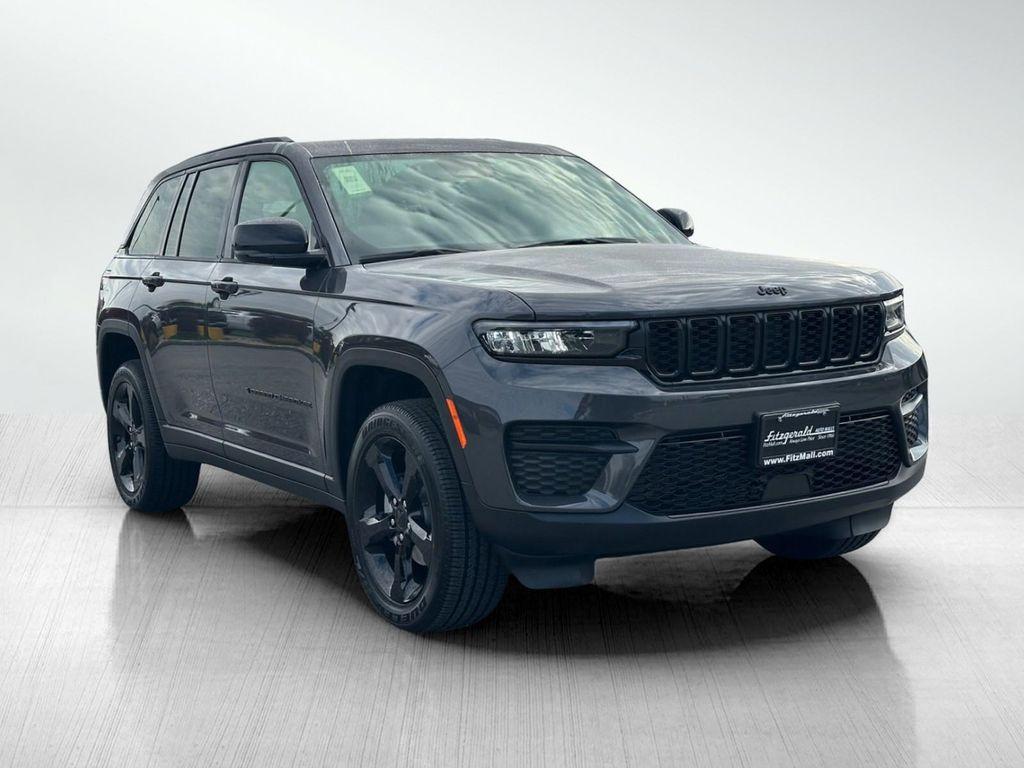 new 2025 Jeep Grand Cherokee car, priced at $43,334