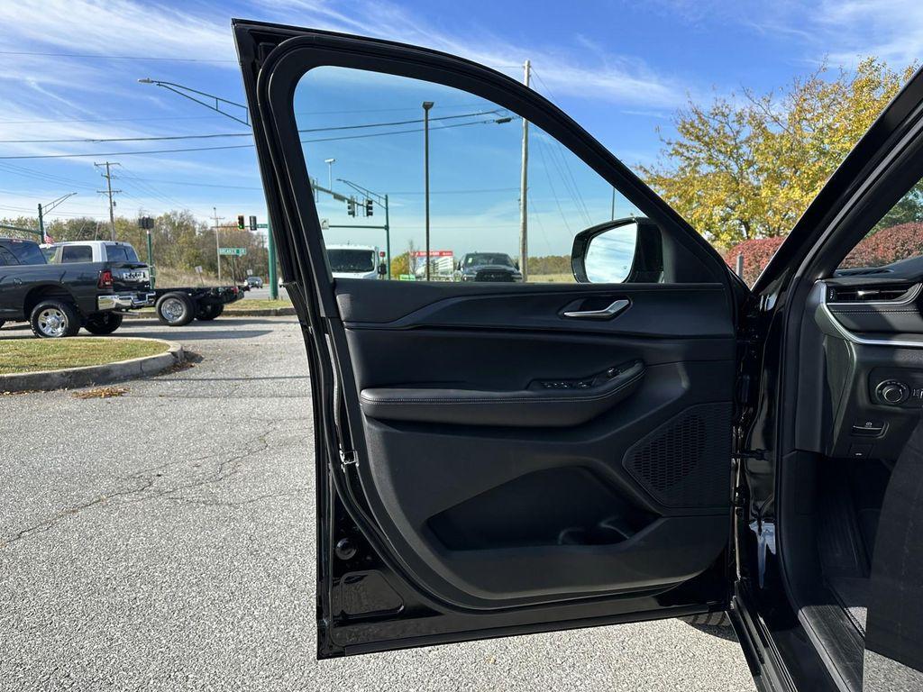 new 2025 Jeep Grand Cherokee L car, priced at $44,148
