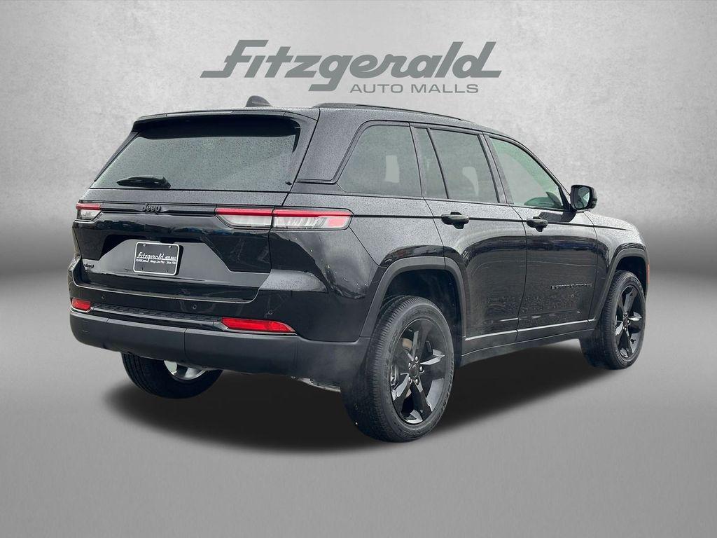 new 2025 Jeep Grand Cherokee car, priced at $40,438