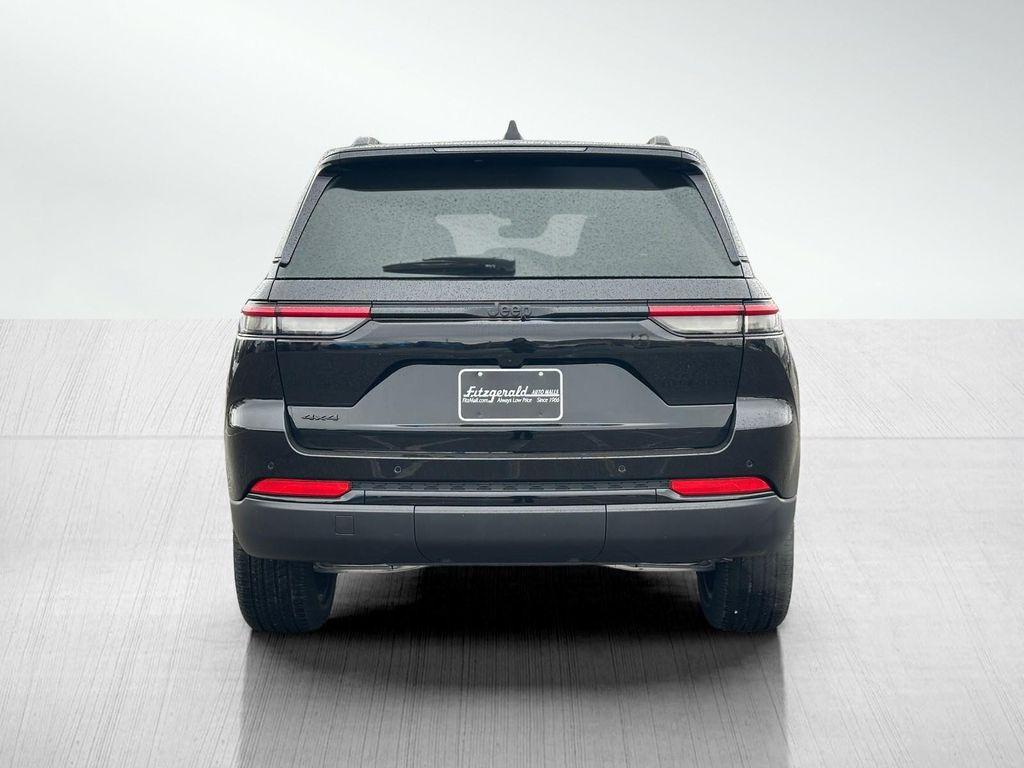 new 2025 Jeep Grand Cherokee car, priced at $42,438