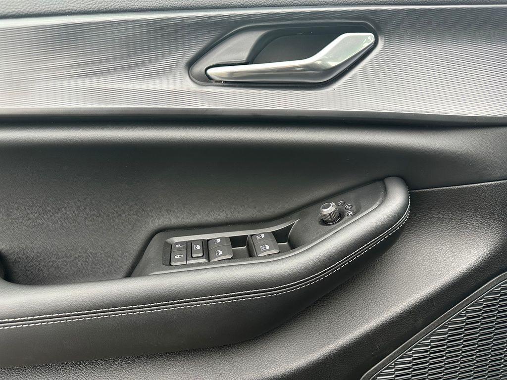 new 2025 Jeep Grand Cherokee car, priced at $40,438