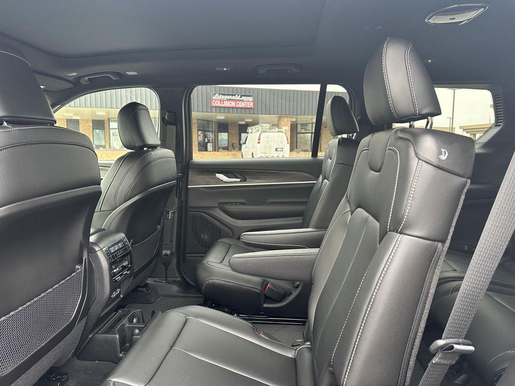 new 2025 Jeep Grand Cherokee L car, priced at $49,123