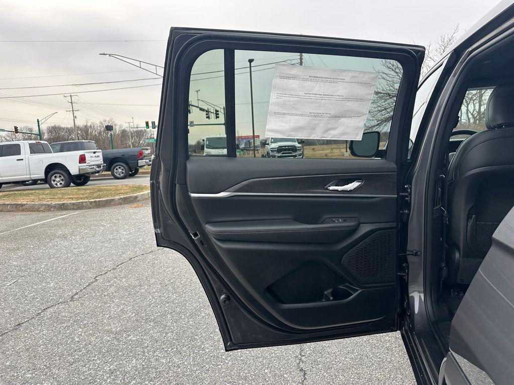 new 2025 Jeep Grand Cherokee L car, priced at $46,623